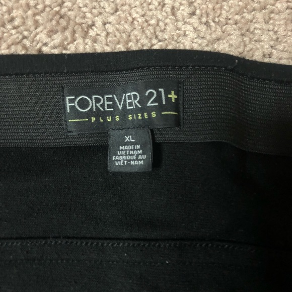 Mini skirt - Picture 2 of 2